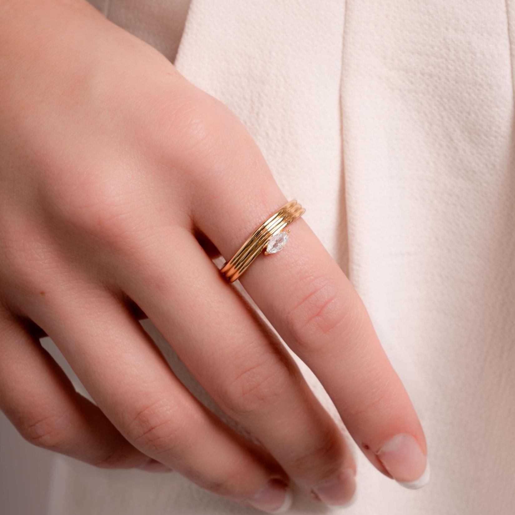 U Shape Zircon Ring