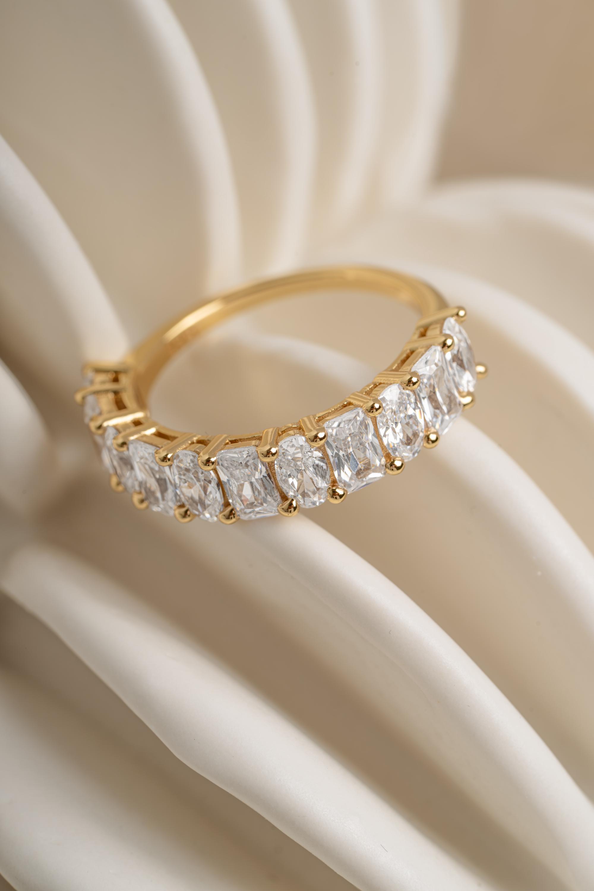 Dainty Floral Zircon Ring